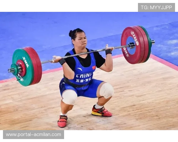 女子举重赛场新生力量崛起,年轻选手不断挑战更高重量 女子举重赛场新生力量崛起,年轻选手不断挑战更高重量